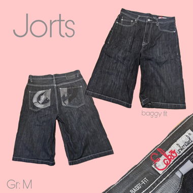 jorts baggy fit