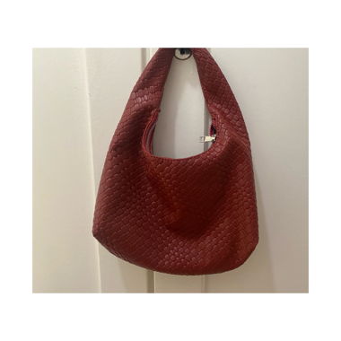 Kleine rote Handtasche