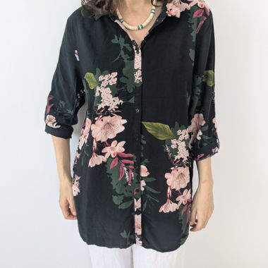 Camicia nera floreale L