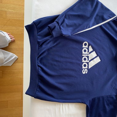 Pull Adidas bleu foncé 