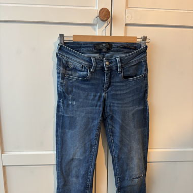 Staff Jeans