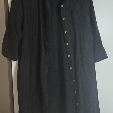 Abito camicia nero a maniche lunghe