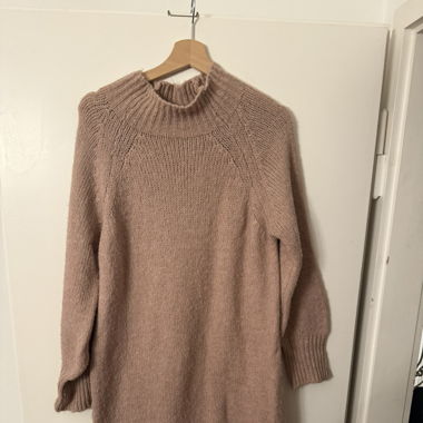 Cozy One-Size Wool Dress – Timeless Comfort