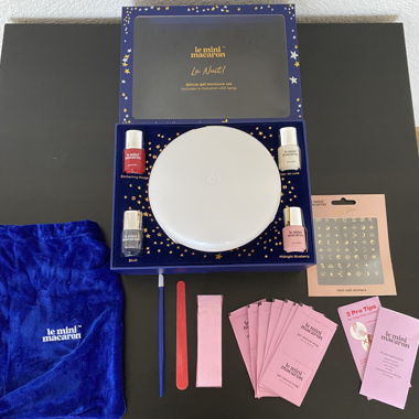 Le Mini Macaron “La Nuit!” Deluxe Gel Manicure Set