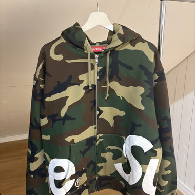 Supreme zip-up camo