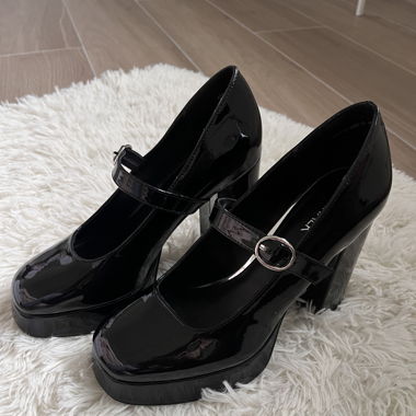 Talons haut noir, taille 40 équivaut à du 39 