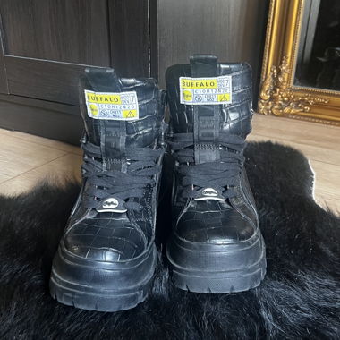 Buffalo schwarze Plateau-Boots