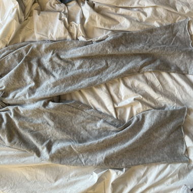 Pantaloni della tuta grigi Weekday