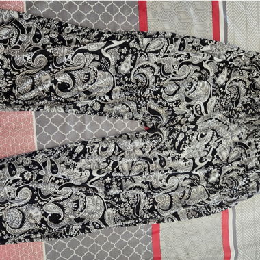 Hose Paisley Muster Schwarz-Weiss