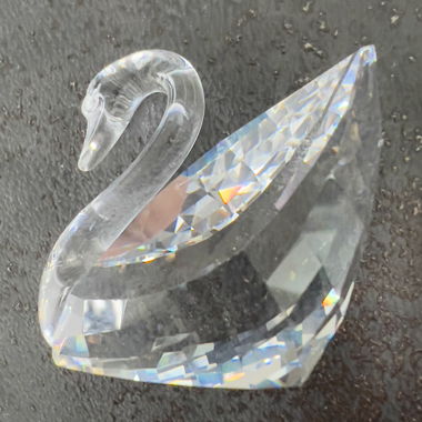 Dekorative Schwanfigur aus Kristall