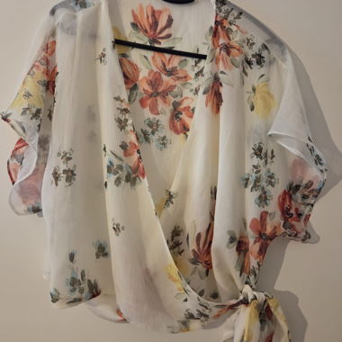 Blumen Wickelbluse