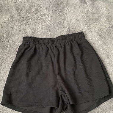 2 shorts 