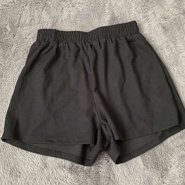 2 shorts 