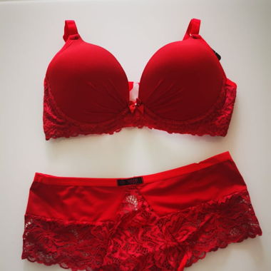 Lingerie 10-07 - Élégance et Confort _ taille M Ro