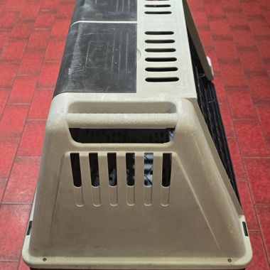 Rigid dog transport crate 82 x 68 cm