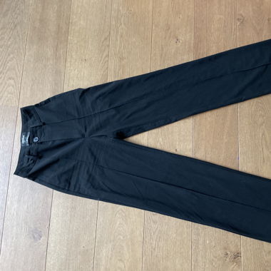 Schwarze Hose