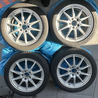 Pneus d’hiver Mercedes A250 Sport