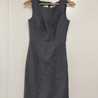 Graues ärmelloses Kleid-HM