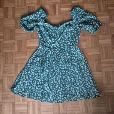 Grünes Blumenkleid Gr. L