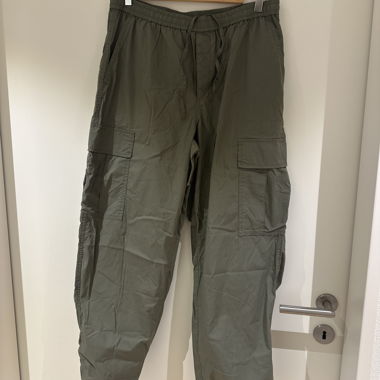 Uniqlo green cargo pants