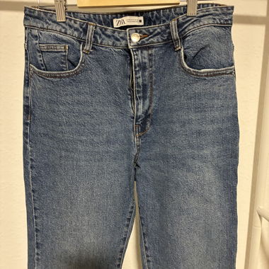 Jeans ZARA con spacco