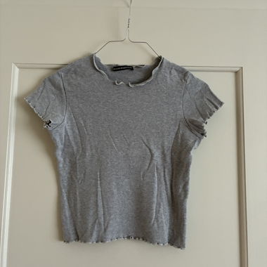 Crop-Top mit Wellensaum