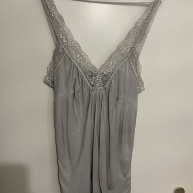 Top en dentelle gris