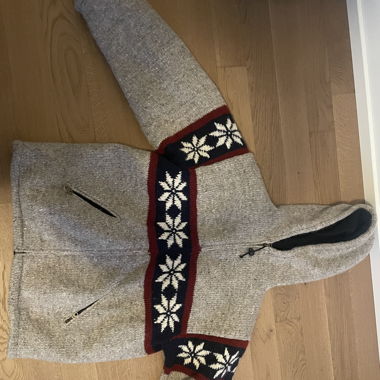 Warme Wolljacke mit Kapuze Gr. L