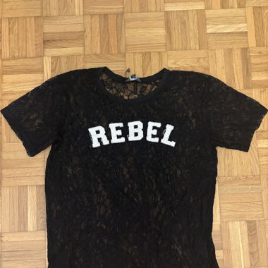 T-shirt en dentelle 