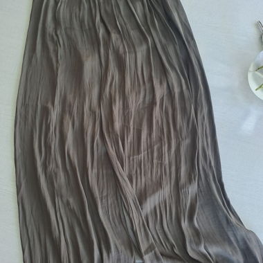 Langer Satinrock Khaki