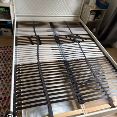 Letto e materasso (2 m x 1,4 m)