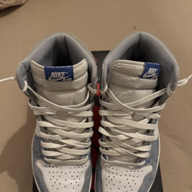 Jordan 1 hyper royale