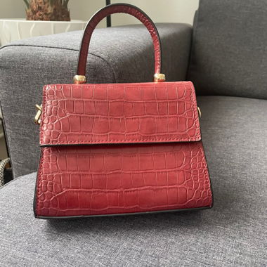Hübsche Henkel/Crossbodytasche Mango neu