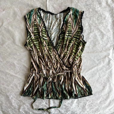 “Nat” nature inspired curvy floral cami top