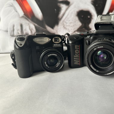 Lot de 2 Appareils Photo Nikon Vintage  Objectif