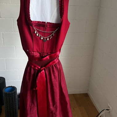 Dirndl Krüger con 2 Camicette