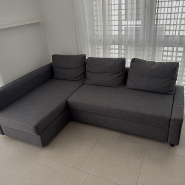 Eckbettsofa mit Stauraum