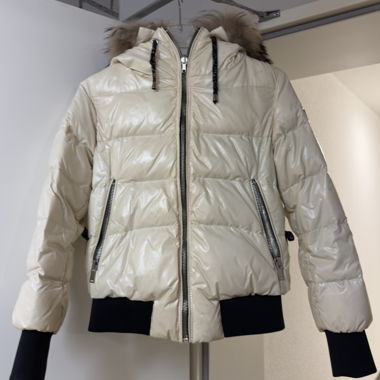 Leder-Winterjacke mit echtem Fell an der Kapuze