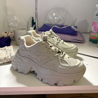 Sneakers gris clair, neufs