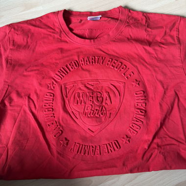 T-shirt rosso Megapark