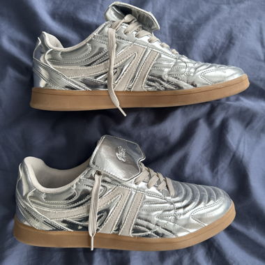 Sneaker argentate Pull and Bear