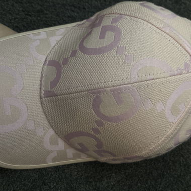 Cappellino Gucci rosa, unisex in ottime condizioni, mai indossato