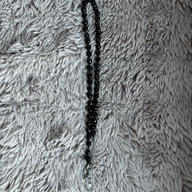 Schwarze Perlenkette