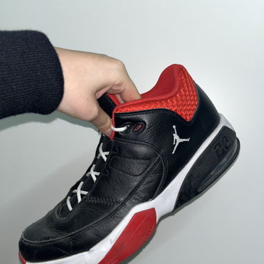 Jordans 23 Herren schwarz/Rot