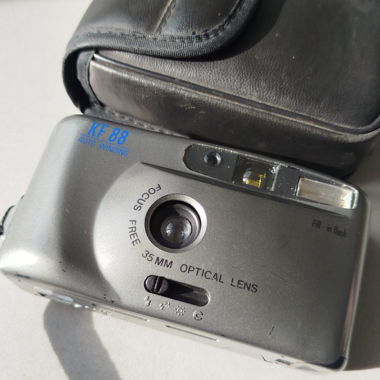 Fotocamera analogica KF-88 con avanzamento automatico