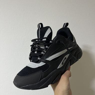 Dior B22
