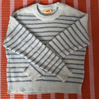 Maglione a righe in maglia