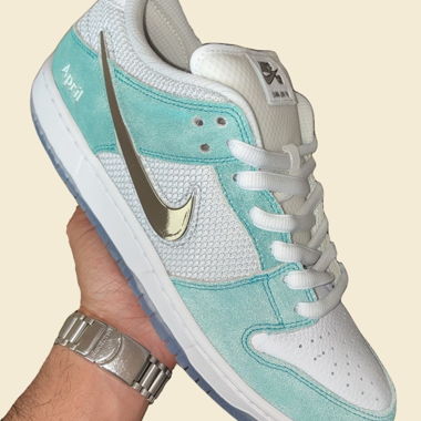 Nike SB Dunk Low April