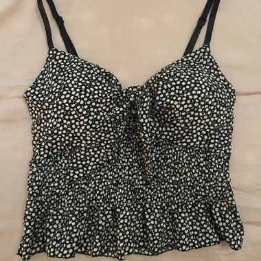Top floreale con spalline sottili