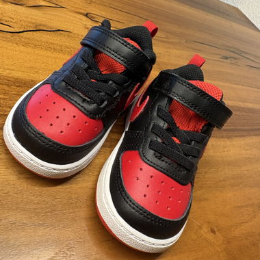 Nike Sneaker Gr. 22